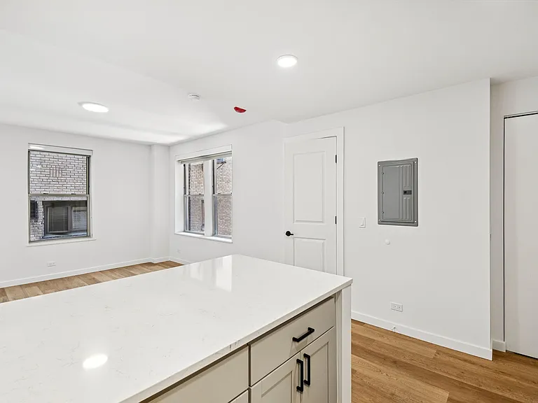 The Nest at Lincoln Park West — Photo 42