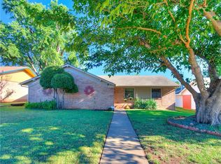 5405 NW 66th St, Warr Acres, OK 73132