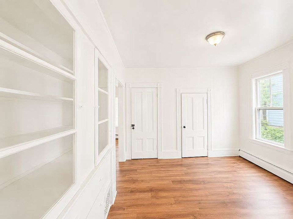 1st image of 152 Spruce St #1