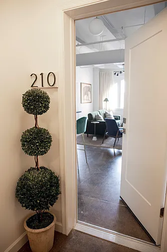 305 6th St Photo 1
