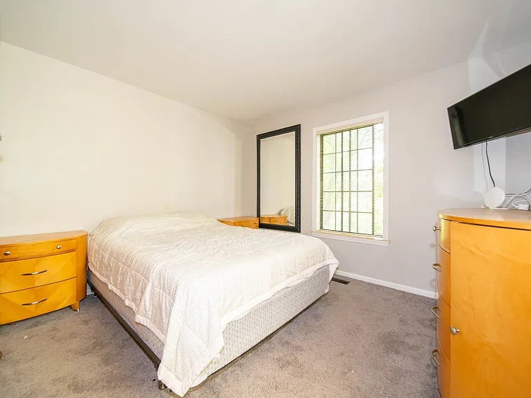 2257 Rome Dr — Photo 13