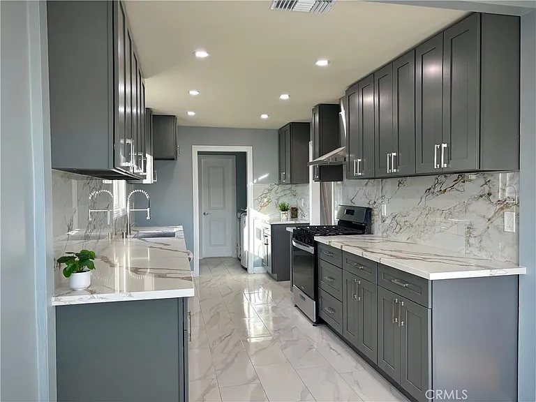 16014 Horace St #16014 — Photo 3