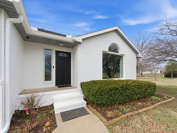 4th image of 235 N Tyler Rd