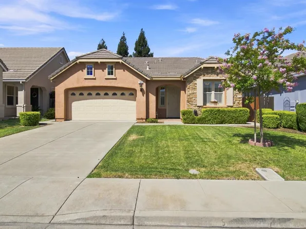 1067 Red Mulberry Ct, Vacaville, CA 95687