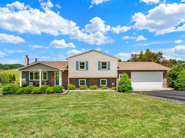 308 Stacey Dr, Mount Pleasant, PA 15666