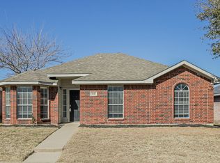 1041 Glencrest Dr, Cedar Hill, TX 75104
