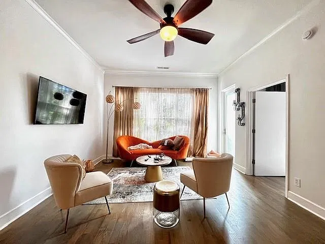2 bed, 2.0 bath, 1062 sqft, $2,495 — Photo 3
