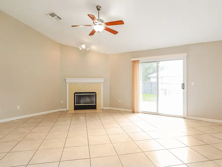 8137 Leafcrest Dr — Photo 7