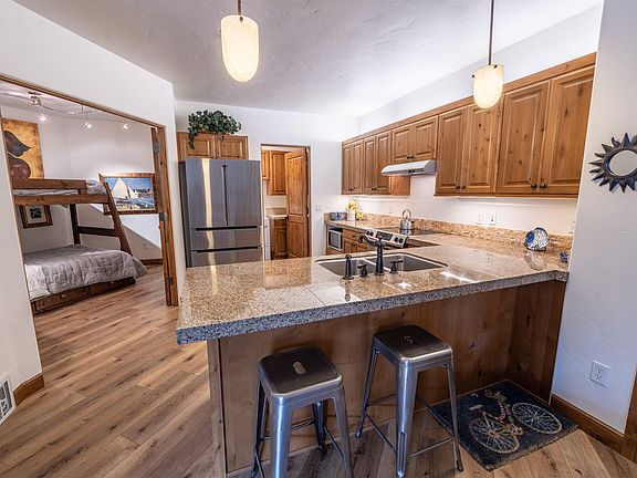 3rd image of 360 E 9th St Unit 12