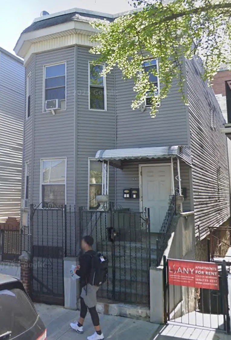 6 bed, 1800 sqft, $4,689 — Photo 1