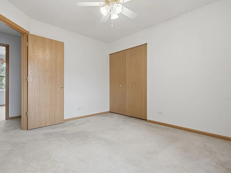 1758 Edith Ln — Photo 9
