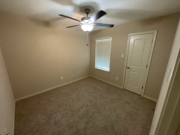 616 Depriest St, Sealy, TX 77474
