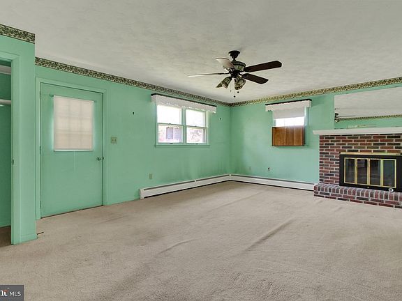 3rd image of 2482 Pine Grove Rd