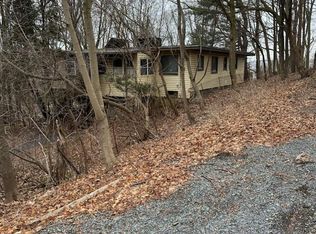 3 Summit St, Rensselaer, NY 12144