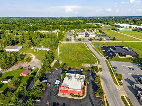2 Emerald Pkwy, Norwalk, OH 44857