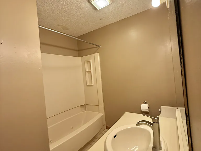 410 Emmett St #21 — Photo 7