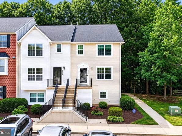 7112 Mahogany Dr #7, Landover, MD 20785