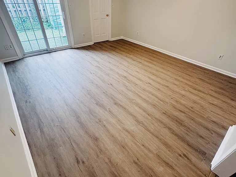 582 Tenbee Ln — Photo 10