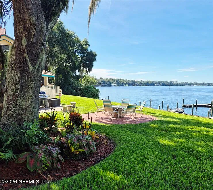 2 bed, 2.0 bath, 1208 sqft, $1,800 — Photo 4