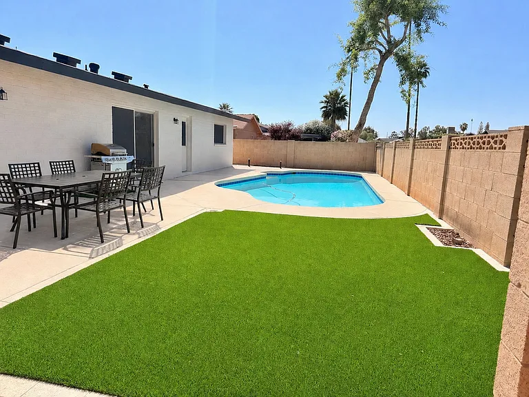 1056 E Carter Dr — Photo 40