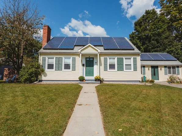 39 Cooke St, Greenfield, MA 01301