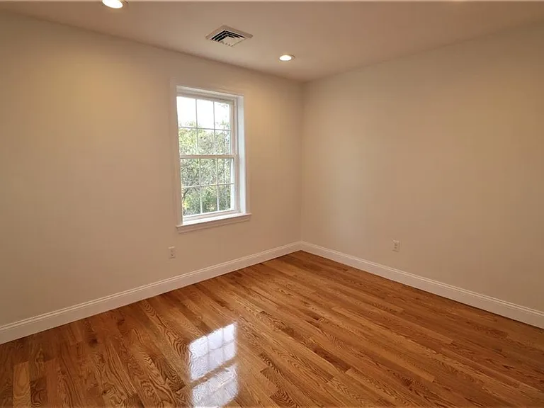121 Hillcrest Ave — Photo 17
