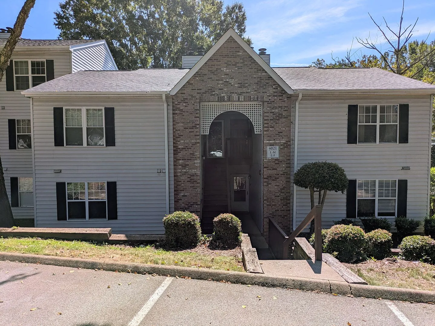 4021 E Whirlaway Court — Photo 1