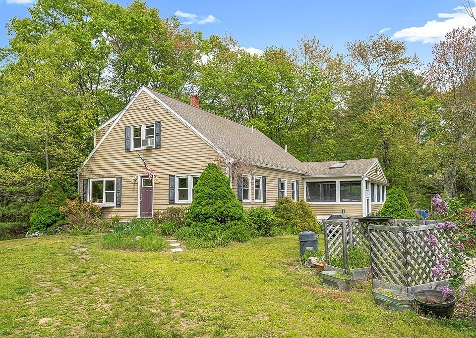 1st image of 544 Foster St