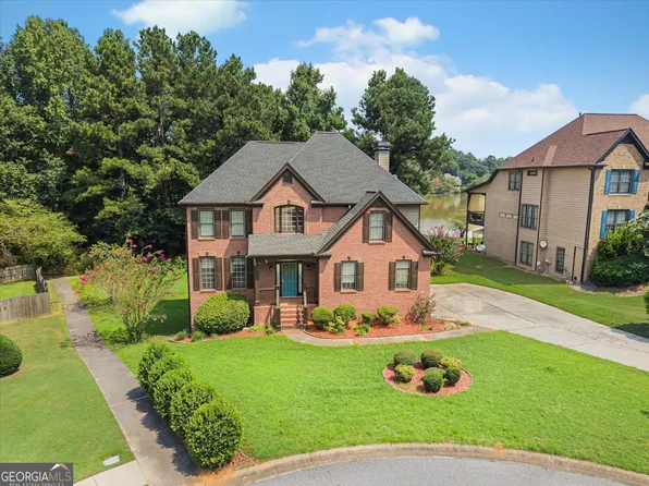 225 S Shore Ter, Fayetteville, GA 30214