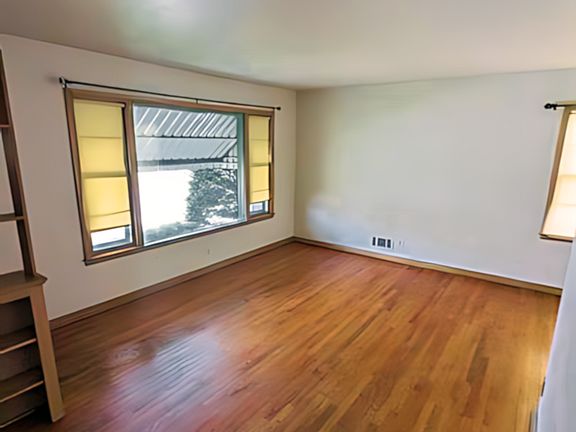 4th image of 6215 W Keefe Avenue Park