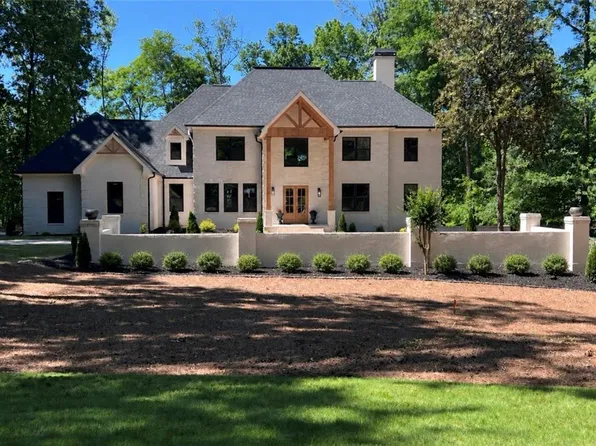 450 Birkdale Dr, Fayetteville, GA 30215