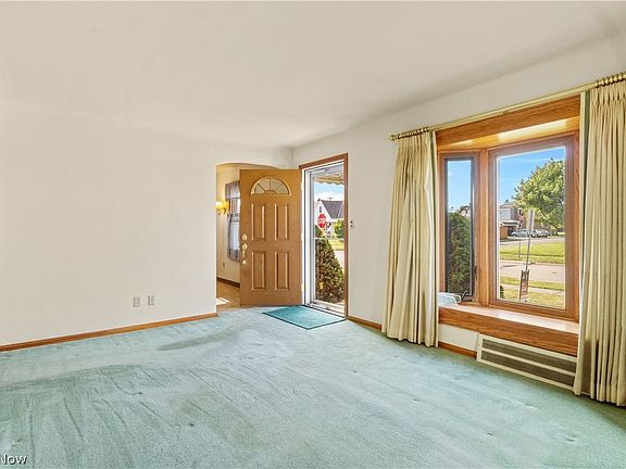 5th image of 5915 Forest Ave