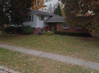 5743 Hunters Ridge Rd, Dayton, OH 45431