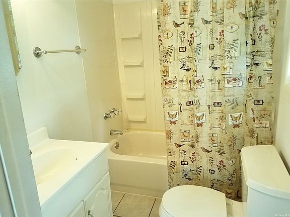 4th image of 156 Geery Ave