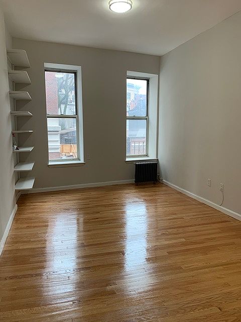 1st image of 184 W 4th St APT 4
