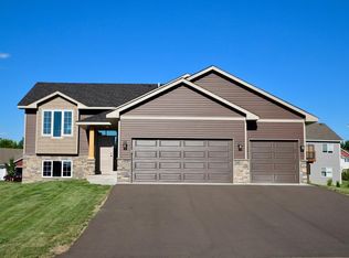 31785 Meadowlark Ln, Lindstrom, MN 55045