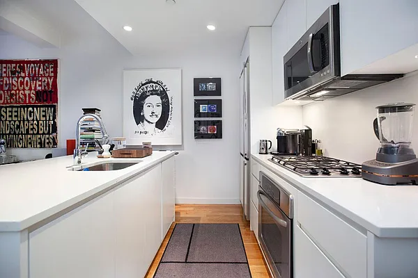 Sold by A & I Broadway | media 5
