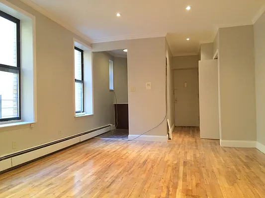Rented by Uptown Flats LLC | media 23