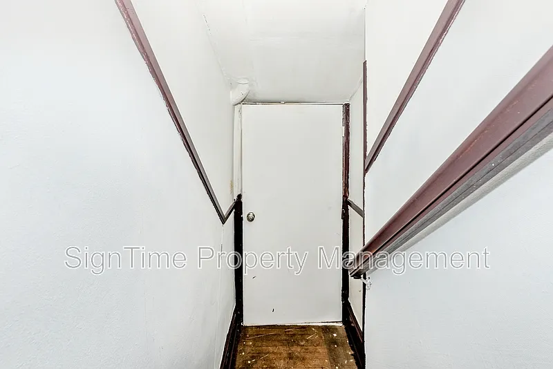 1 bed, 1.0 bath, 500 sqft, $895 — Photo 2
