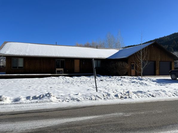 501 River View Dr, Alpine, WY 83128