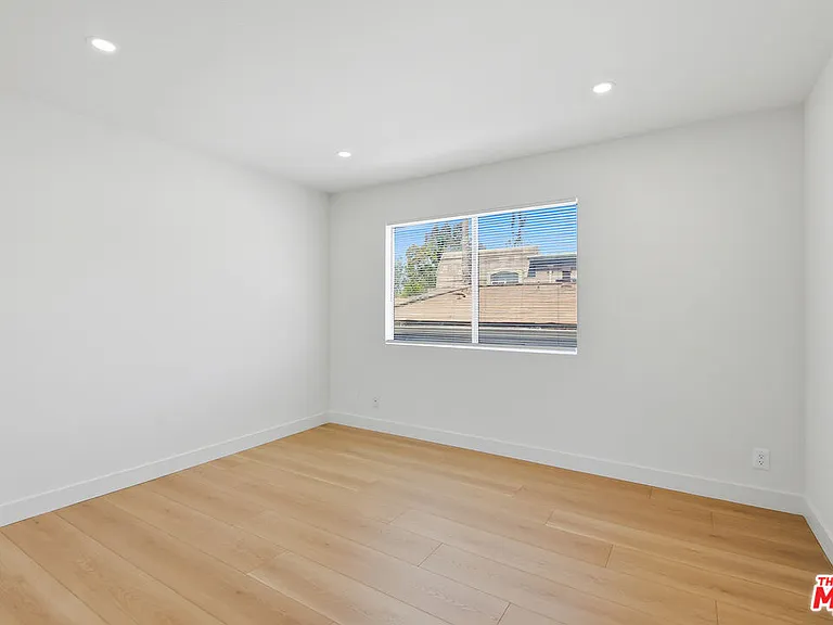 4354 McLaughlin Ave #103 — Photo 8