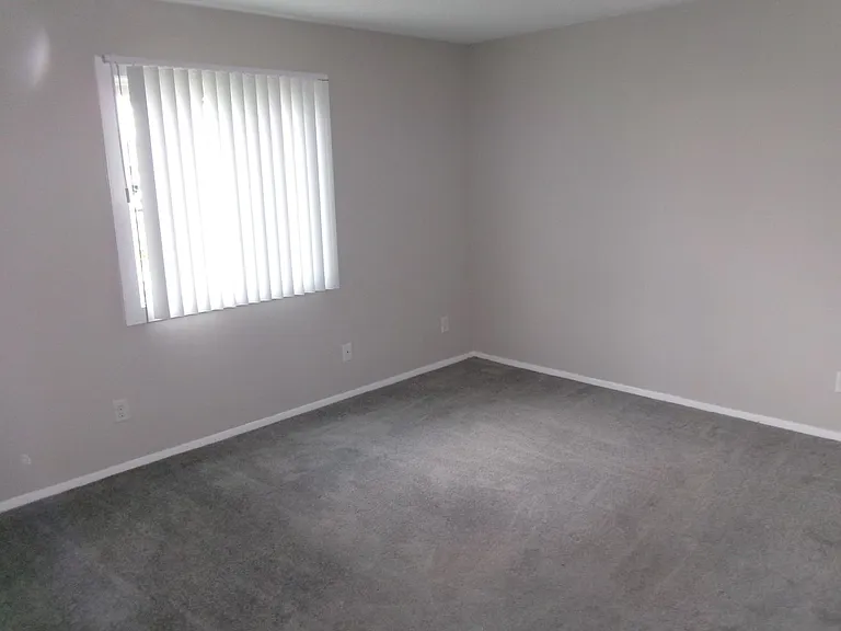 Coventry Court West Apartments — Photo 72
