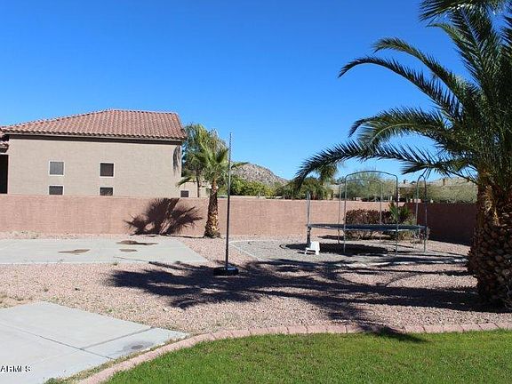 3rd image of 1047 E Amberwood Dr