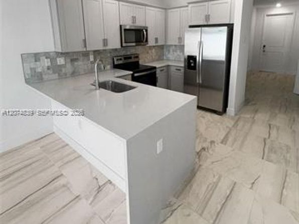 17025 SW 1st St #Townhouse 17025