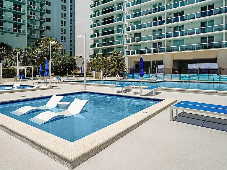 1800 N Bayshore Dr #2006 — Photo 19