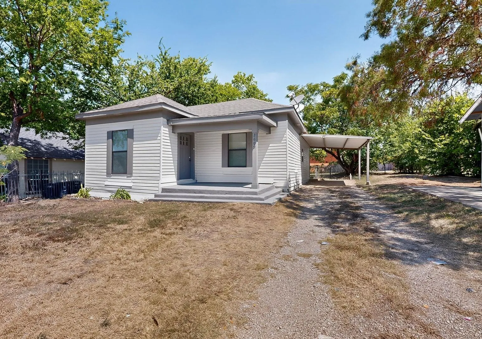 Charming 3-Bedroom Home with Off First Month's Rent — Photo 2