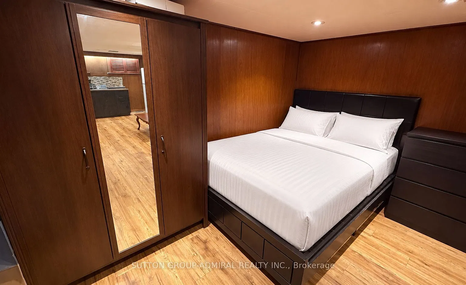 Studio, $1,260 — Photo 4