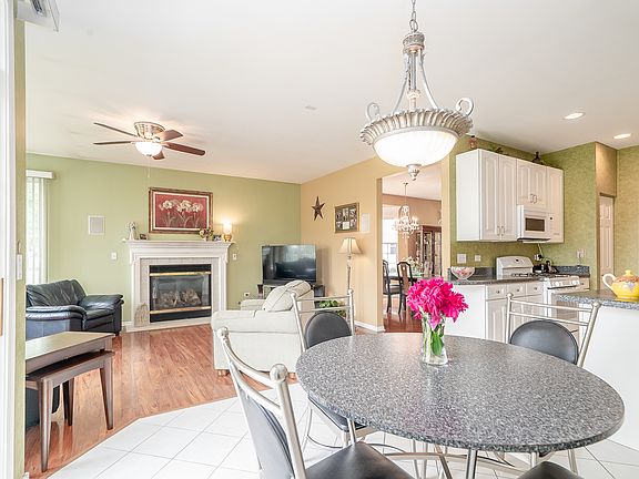 5th image of 16409 Montclare Lake Ct