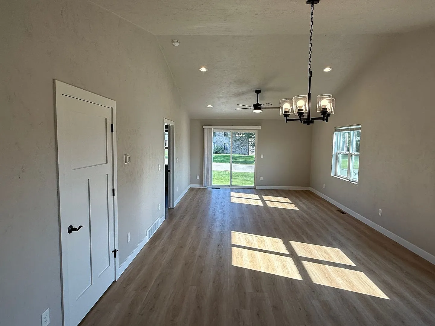 830/832 Highland Park Road — Photo 4