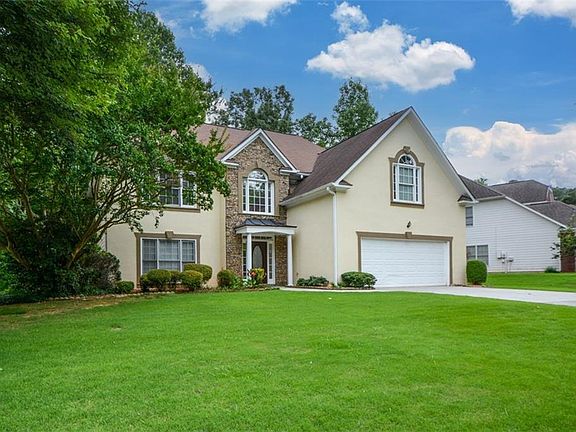 3rd image of 4736 Cedar Wood Dr